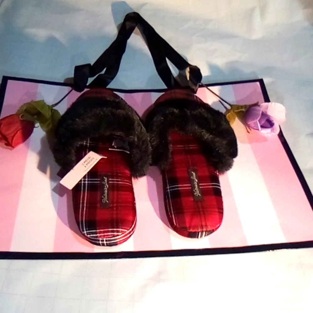 Victoria's Secret slippers size small